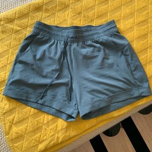 Lululemon spring break away short